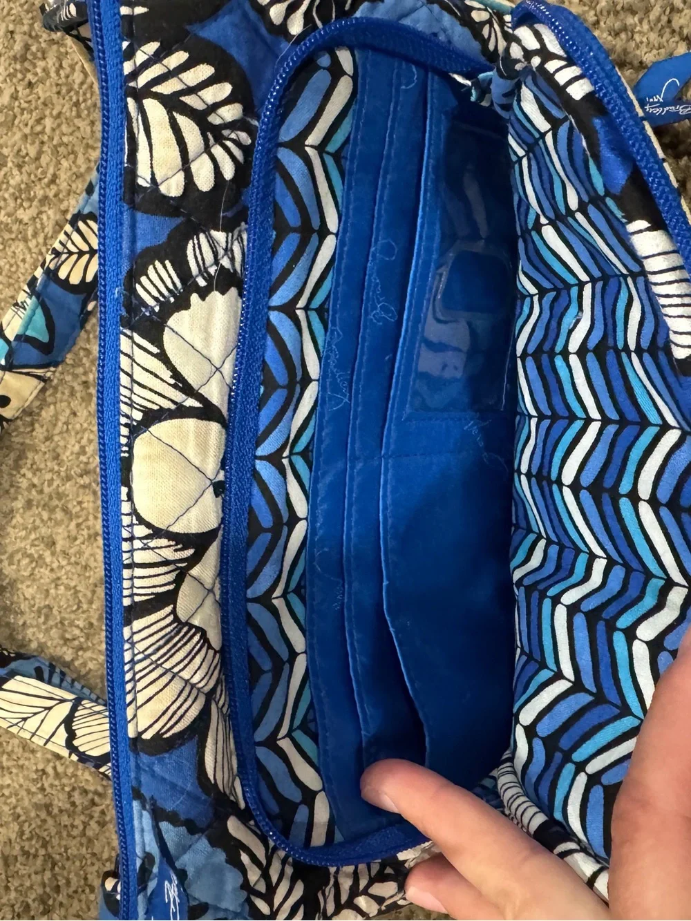 VERA BRADLEY BLUE BAYOU CROSSBODY WALLET BAG—Blue and White